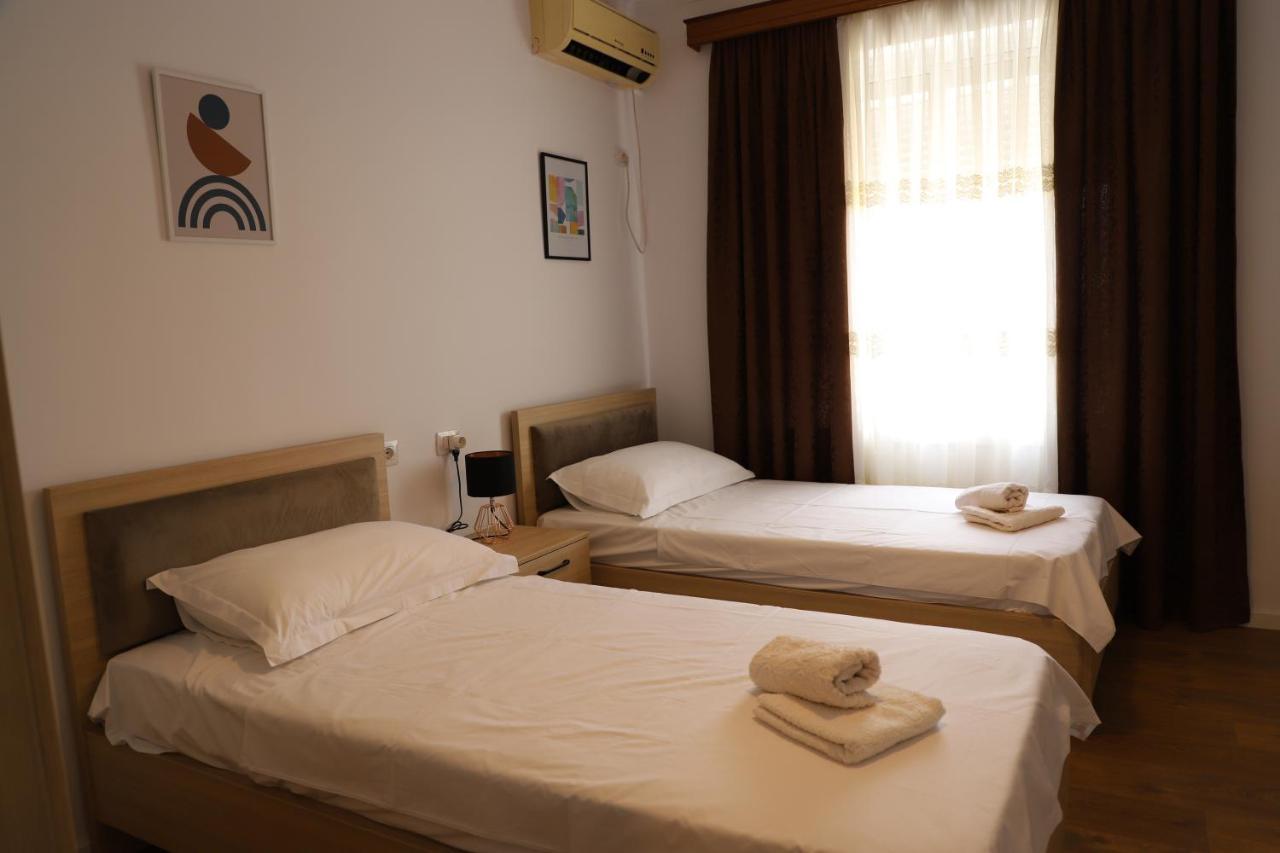 Daniel City Center Apartment Berat Eksteriør billede